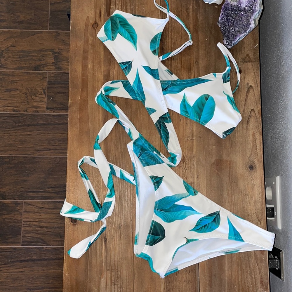 Cupshe Adjustable Tie Around Bikini